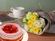 Strawberry whole cake & Frill Bouquet White&Yellow
