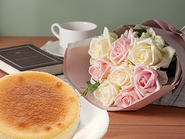 Baked cheese cake & Frill Bouquet White&Pink